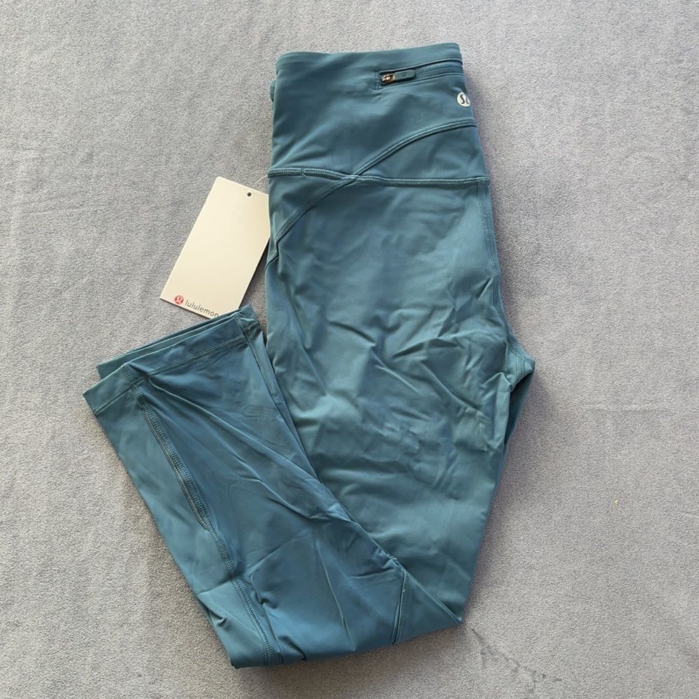 Lululemon hot pursuit HR crop 21” - Picture 3 of 7